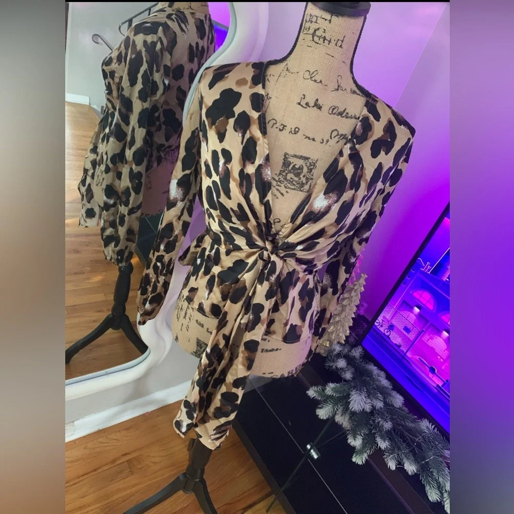 EUC Leopard Print Tie-Front Blouse - Picture 2 of 4